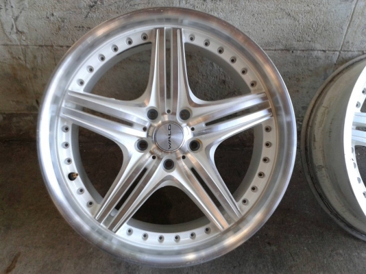 ขอบ18นิ้ว5รู114 น.8 ล.9 ชุดนี้ ราคา 7900 บาท