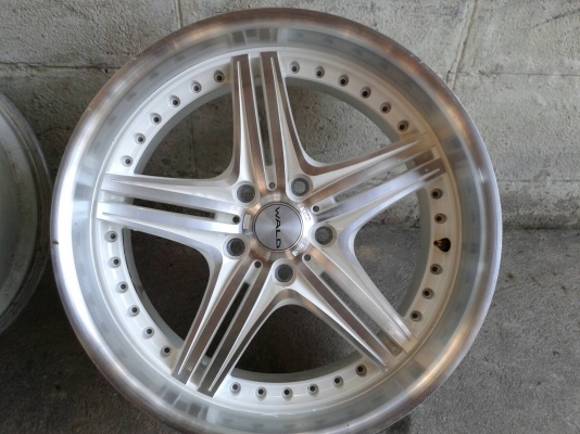 ขอบ18นิ้ว5รู114 น.8 ล.9 ชุดนี้ ราคา 7900 บาท