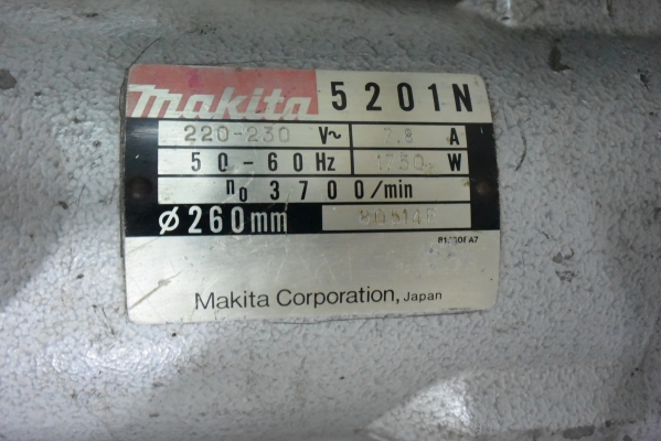 เลื่อย Makita รุ่น 5201N 1750W. ของแท้ 10 นิ้ว ญี่ปุ่น พร้อมใบเลื่อย และประแจ สภาพดี