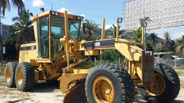 ขาย CAT160 H ปี 1996 ทำงาน 22000 ซม รถนำเข้า USA เดิมๆไม่ได้แต่งตัวเลยครับ พร้อมใช้งานครับ ราคา 3.5 ล้าน ขายทั้งสด &amp; ผ่อน รับซื้อ-ขาย-แลกเปลี่ยนรถบรรทุกๆชนิด
