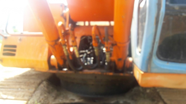 ขายรถแบคโฮ HITACHI EX200-3 ราคา 700000