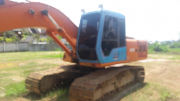 ขายรถแบคโฮ HITACHI EX200-3 ราคา 700000