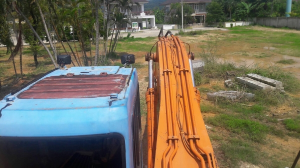 ขายรถแบคโฮ HITACHI EX200-3 ราคา 700000