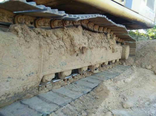 ขายรถแบคโฮ KOMATSU PC200-6 ระบบไฟเต็ม เอกสารเล่มทะเบียน ราคา 815000