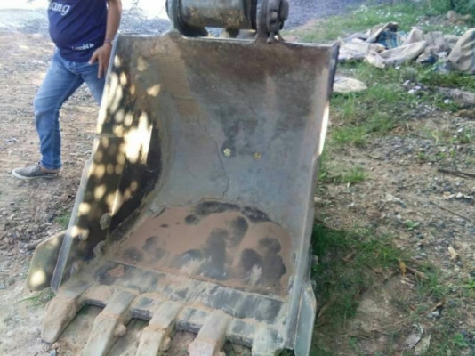 ขายรถแบคโฮ KOMATSU PC200-6 ระบบไฟเต็ม เอกสารเล่มทะเบียน ราคา 815000