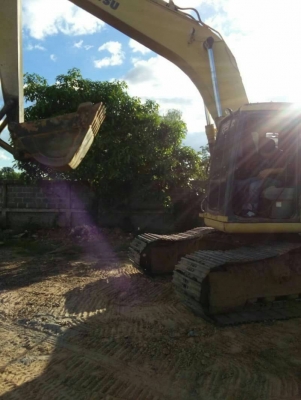 ขายรถแบคโฮ KOMATSU PC200-6 ระบบไฟเต็ม เอกสารเล่มทะเบียน ราคา 815000