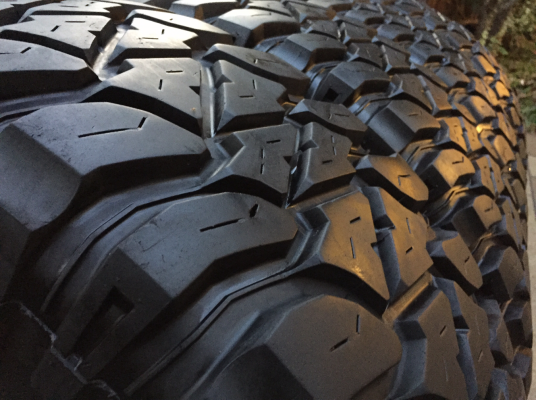 ยาง Mud Mickey Thompson 315 75 16 ปลายปี15 ดอกเต็ม ไม่มีปะ ราคาไม่แพง ยาง Mud Mickey Thompson 315 75 16 ปลายปี15 ดอกเต็ม ไม่มีปะ ราคาไม่แพง