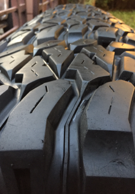 ยาง Mud Mickey Thompson 315 75 16 ปลายปี15 ดอกเต็ม ไม่มีปะ ราคาไม่แพง ยาง Mud Mickey Thompson 315 75 16 ปลายปี15 ดอกเต็ม ไม่มีปะ ราคาไม่แพง