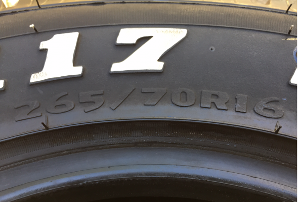 เศษยาง All Silverstone 265 70 16 ปลายปี15 ดอกเต็ม ไม่มีปะ ราคาไม่แพง