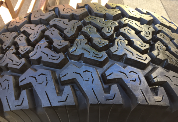 เศษยาง All Silverstone 265 70 16 ปลายปี15 ดอกเต็ม ไม่มีปะ ราคาไม่แพง