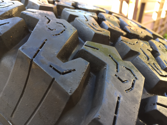 เศษยาง All Silverstone 265 70 16 ปลายปี15 ดอกเต็ม ไม่มีปะ ราคาไม่แพง