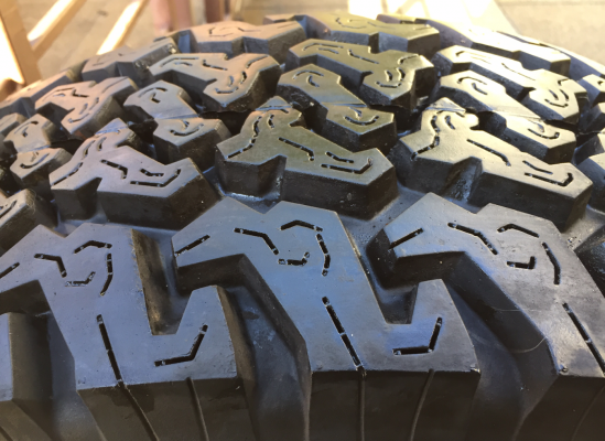 เศษยาง All Silverstone 265 70 16 ปลายปี15 ดอกเต็ม ไม่มีปะ ราคาไม่แพง