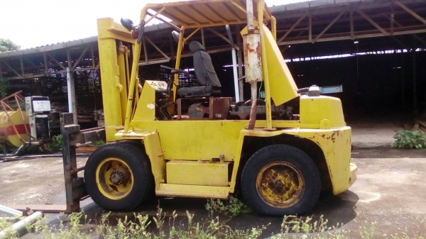 ขายรถโฟล์คลิฟต์ KOMATSU ยก 7 ตันสูง 5 เมตร ราคา 180000