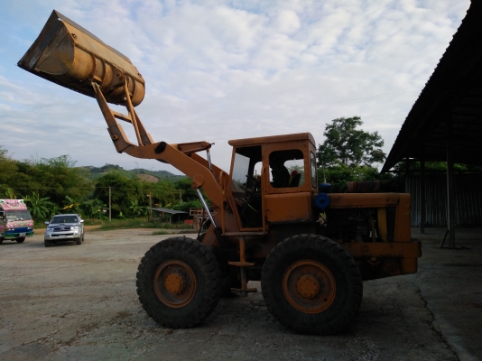 ต้องการขายรถตักยี่ห้อ KOMATSU JH30B