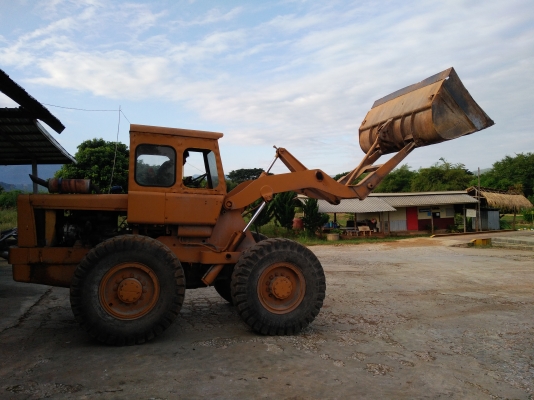 ต้องการขายรถตักยี่ห้อ KOMATSU JH30B