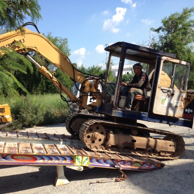 tractor-backhoeขอบคุณ พตท.อยู่นครสวรรค์ ที่มาอุดหนุนชื้อรถแบคโฮ PC60U-1ไปใช้ที่กระทุ่มแบน (สุดยอดมาก