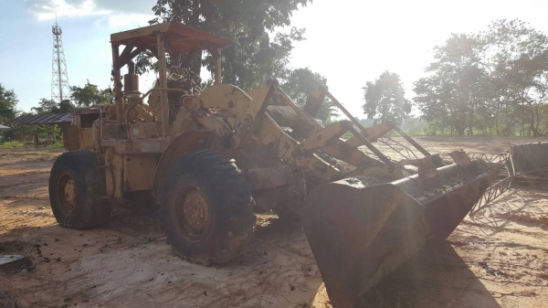 ขายตามสภาพ รถตัก CAT 950 ดั้มเบรค ฝาบาง จอดไว้นานแล้วครับ ราคาต่อรองได้