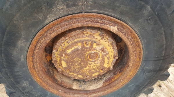 ขายตามสภาพ รถตัก CAT 950 ดั้มเบรค ฝาบาง จอดไว้นานแล้วครับ ราคาต่อรองได้