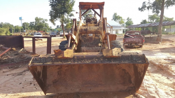 ขายตามสภาพ รถตัก CAT 950 ดั้มเบรค ฝาบาง จอดไว้นานแล้วครับ ราคาต่อรองได้