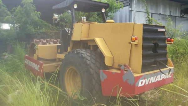 ขาย 780,000 DYNAPAC CA 251 D  ล้อหนาม เครื่องดี ปั้มแรง ปั้มสั่นแรง เอกสารเล่มทะเบียน รถอยู่ จ.เชียงราย  090-772-3710 090-772-3708