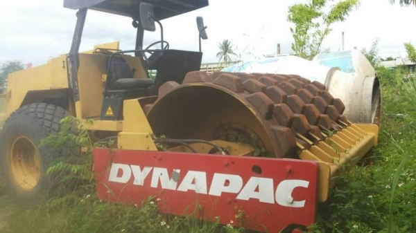 ขาย 780,000 DYNAPAC CA 251 D  ล้อหนาม เครื่องดี ปั้มแรง ปั้มสั่นแรง เอกสารเล่มทะเบียน รถอยู่ จ.เชียงราย  090-772-3710 090-772-3708