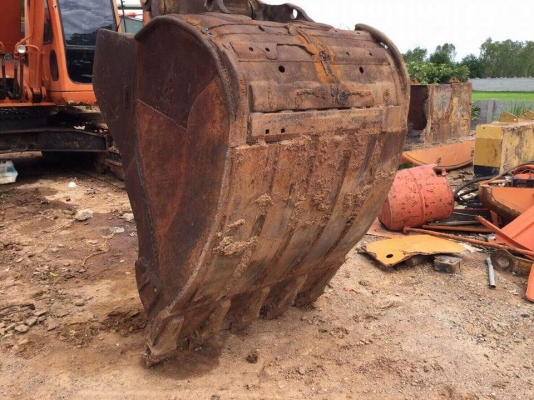 ขาย 195,000 Hitachi (UH025-60)  เครื่องดี โช่หนา เอวเเน่น ปั้มแรง  รถอยู่ จ.สกลนคร 090-772-3710 090-772-3708