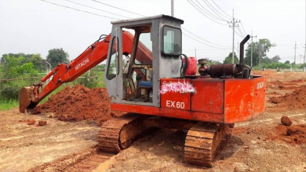 ขาย 195,000 Hitachi (UH025-60)  เครื่องดี โช่หนา เอวเเน่น ปั้มแรง  รถอยู่ จ.สกลนคร 090-772-3710 090-772-3708
