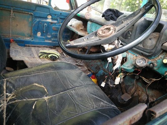 ขาย 6ล้อ bu พร้อมเครื่อง isuzu 100 แรง ตู้เกษตร 5ฟุต