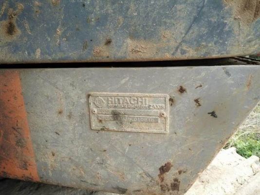 ขาย 1,290.000 HITACHI ZX200-1 ทำงาน 12,xxx ชม.เครื่องดี ปั้มแรง ไฟฟ้าครบ เปลี่ยน โช่ใหม่ เอวให้ใหม่ เอกสารเล่มทะเบียน  รถอยู่ จ.มหาสารคาม  090-772-3710 090-772-3708