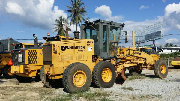 ขาย แชมเปี้ยนส์740Aปี1998 ทำงาน 18000 ซ ม นำเข้า สภาพเดิมๆไม่แต่ง ยังไม่เคยใช้งานในไทยเลยครับ ราคา 1.9 ล้าน ขายทั้งสด&amp;ผ่อน  รับซื้อ-ขาย-แลกเปลี่ยน-รถบรรทุกๆชนิด
