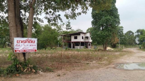 ทางเข้าที่ดินตรงข้ามที่ทำการกองทุนหมู่บ้านหนองสองห้อง ตำบล บ้านช่อง อ.พนมสารคาม จ.ฉะเชิงเทรา