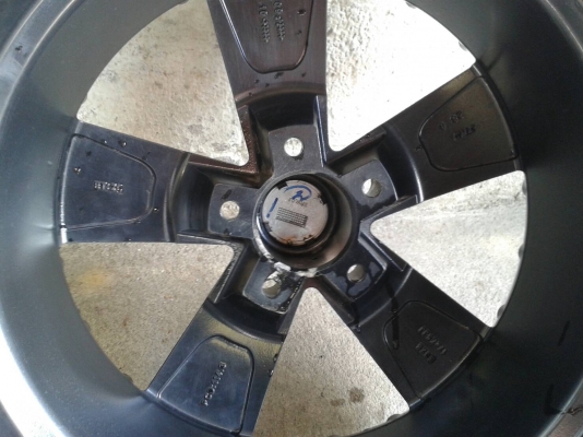 ขอบ17นิ้ว5รู114 ชุดนี้ ราคา 7400 บาท