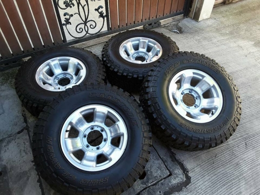 Max + Deestone MT 31-10.5-15 ปี15 สวยๆ 1ชุด