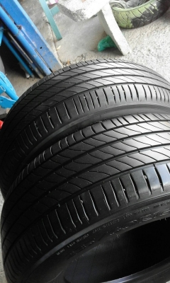 235/60R16  MICHELIN สวยๆ  มี 2 เส้น  tel. 081-427-3941