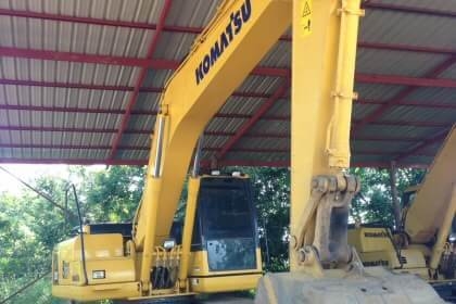 ขายดาว์น 550,000 KOMATSU PC200-8MO ทำงาน 620 ชั่วโมง สภาพใหม่ คงเหลือ 43งวด x89,300 บาท=  3,839,900 บาท  รถอยู่ จ.สุโขทัย 090-772-3710 090-772-3708