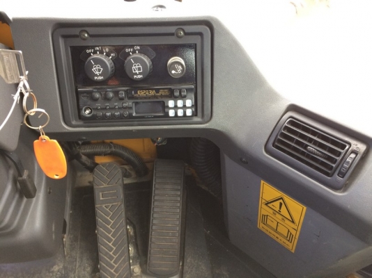 Kawasaki 85ZV ปี 2005 บุ้งกี๋ 3.7 คิว ใช้งาน 5 พันกว่าชม. แท้ ๆ จากญี่ปุ่น