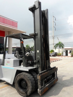ขายรถโฟร์คลิฟท์ ปรับสภาพ ขนาด 7 ตัน เสาสองตอนสูง  5 เมตร