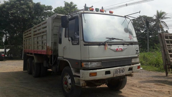 ขายรถดั้ม2เพลา FM1M เครื่อง220แรง เพาเวอร์ เบรกจิฟฟี่ ภายในสวย เอกสารเล่มทะเบียนพร้อมโอน ราคา830,000 สนใจโทร 090-8588220คุณนะ 093-3258446คุณบิว หรือเข้าดูสินค้าอื่นๆได้ที่ www.narong2truck.com หรือ www.truck.in.th/498 หรือเพจFacebook ณรงค์ ซื้อขายรถมือสอง