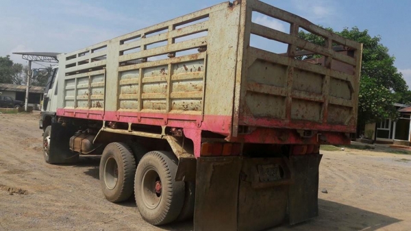 ขายรถดั้ม2เพลา FM1M เครื่อง220แรง เพาเวอร์ เบรกจิฟฟี่ ภายในสวย เอกสารเล่มทะเบียนพร้อมโอน ราคา830,000 สนใจโทร 090-8588220คุณนะ 093-3258446คุณบิว หรือเข้าดูสินค้าอื่นๆได้ที่ www.narong2truck.com หรือ www.truck.in.th/498 หรือเพจFacebook ณรงค์ ซื้อขายรถมือสอง