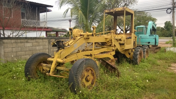 ขายรถเกรด  แคทเตอพิล่า