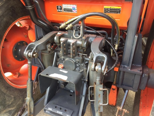 ขายรถไถ Kubota M8540 (4WD) พร้อมดันหน้า ผานพรวนช้าง รถสวย เดิม พร้อมใช้งานครับ