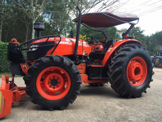 ขายรถไถ Kubota M8540 (4WD) พร้อมดันหน้า ผานพรวนช้าง รถสวย เดิม พร้อมใช้งานครับ