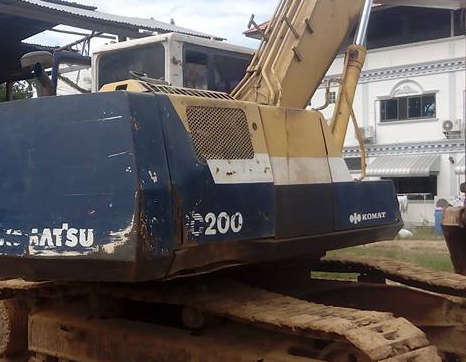 **470,000 บ.ต่อรอง/// แบคโฮ KOMATSU PC200-5 คอนโทรลยาว ไฟครบ เครื่อง+ปั้ม เดิม แรงดี บูมอาร์มดี บุ้งกี๋ได้ เอวแน่น ช่วงล่าง70\% โซ่ดีแทร็กครบ เฟรมพอได้ ใช้งานปกติ พร้อมใช้ เอกสารใบแจ้งจำหน่าย ขายตามสภาพ **ขาย KOMATSU PC200-5 แบคโฮพิมพ์นิยม สภาพดี พร้อมใช้