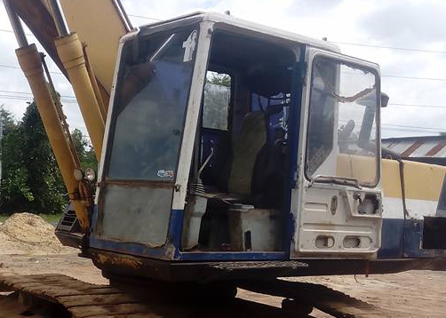 **470,000 บ.ต่อรอง/// แบคโฮ KOMATSU PC200-5 คอนโทรลยาว ไฟครบ เครื่อง+ปั้ม เดิม แรงดี บูมอาร์มดี บุ้งกี๋ได้ เอวแน่น ช่วงล่าง70\% โซ่ดีแทร็กครบ เฟรมพอได้ ใช้งานปกติ พร้อมใช้ เอกสารใบแจ้งจำหน่าย ขายตามสภาพ **ขาย KOMATSU PC200-5 แบคโฮพิมพ์นิยม สภาพดี พร้อมใช้