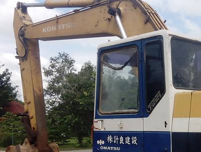 **470,000 บ.ต่อรอง/// แบคโฮ KOMATSU PC200-5 คอนโทรลยาว ไฟครบ เครื่อง+ปั้ม เดิม แรงดี บูมอาร์มดี บุ้งกี๋ได้ เอวแน่น ช่วงล่าง70\% โซ่ดีแทร็กครบ เฟรมพอได้ ใช้งานปกติ พร้อมใช้ เอกสารใบแจ้งจำหน่าย ขายตามสภาพ **ขาย KOMATSU PC200-5 แบคโฮพิมพ์นิยม สภาพดี พร้อมใช้