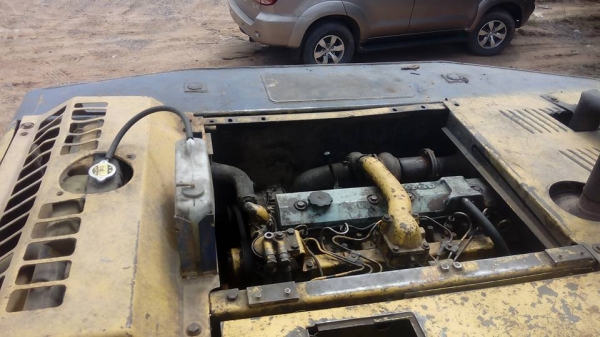 **470,000 บ.ต่อรอง/// แบคโฮ KOMATSU PC200-5 คอนโทรลยาว ไฟครบ เครื่อง+ปั้ม เดิม แรงดี บูมอาร์มดี บุ้งกี๋ได้ เอวแน่น ช่วงล่าง70\% โซ่ดีแทร็กครบ เฟรมพอได้ ใช้งานปกติ พร้อมใช้ เอกสารใบแจ้งจำหน่าย ขายตามสภาพ **ขาย KOMATSU PC200-5 แบคโฮพิมพ์นิยม สภาพดี พร้อมใช้