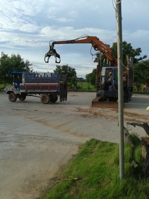 ขายรถแบ็คโค hitachi EX55URบูมสไลด์ คีบไม้ ต่อแขนแล้ว ไฟฟ้าครบ เก๋งแอร์เย็น ไฟฟ้าครบ สภาพใช้งานประจำ วางดาว์3แสนได้เงื่อนไขคุยได้