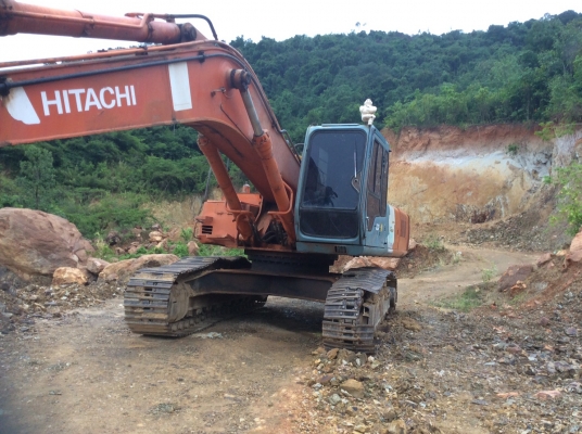 ขายรถแบคโฮ HITACHI EX310-3H ราคา 750000 ขายรถแบคโฮ HITACHI EX310-3H ราคา 750000