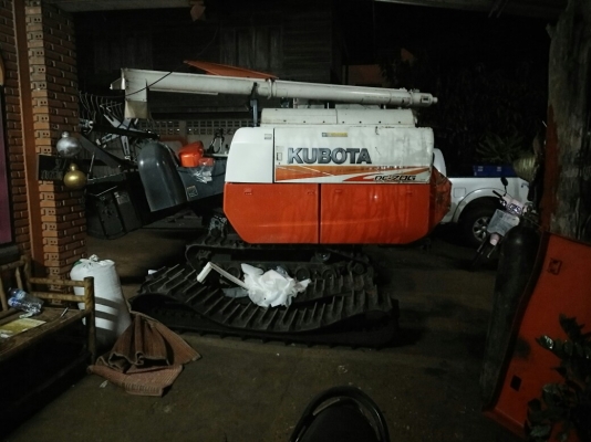 แทรกใหม่สองเส้นรถเกี่ยวข้าวอยู่ทุกวัน