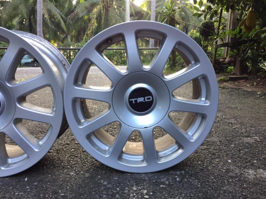 ขายล้อแท้Toyota TRD ขอบ18 ชุดละ 11,000 บาท